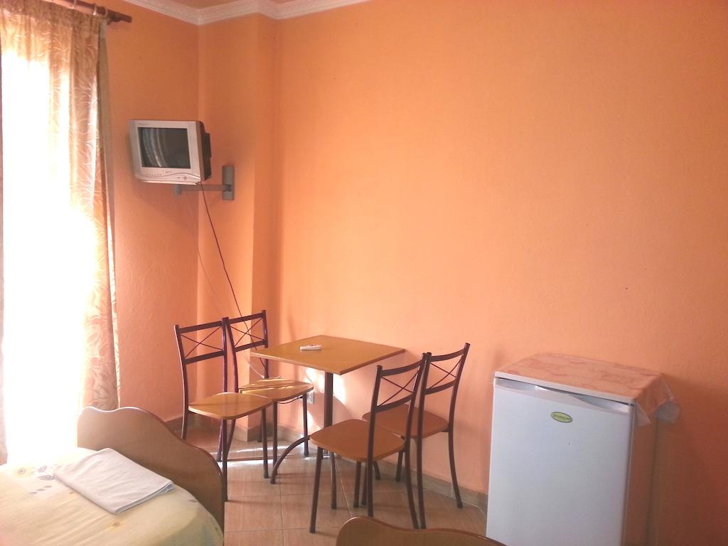 Hotel Palma Durrës Pokoj fotografie